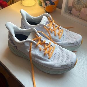 Hoka Clifton 8